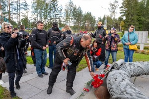 Бессмертный Мотополк во главе с Протоиереем Вячеславом Хариновым