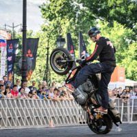 Stunt Riding (трюковая езда на мотоциклах)