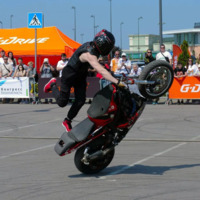 Stunt Riding (трюковая езда на мотоциклах)